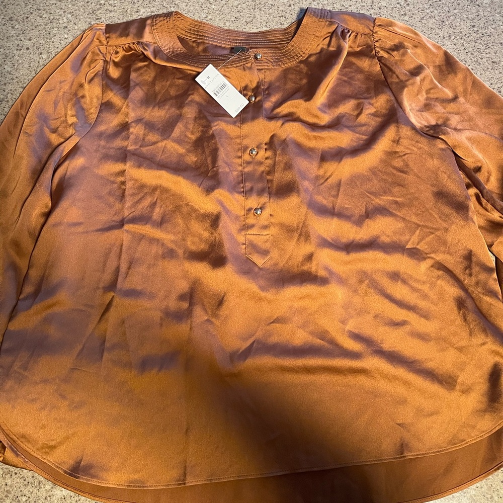 Make an offer!! NWT Ann Taylor blouse size large